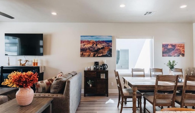 Grand Canyon-4bed,3bath,hot tub