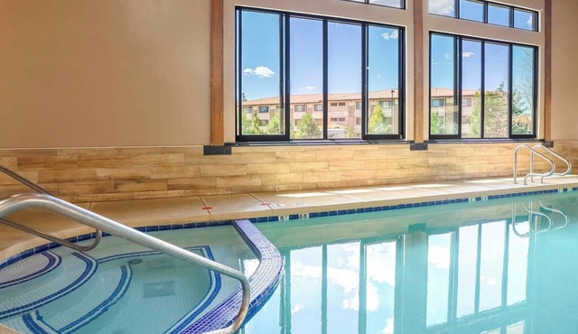 Grand Canyon Hotel and Suites
