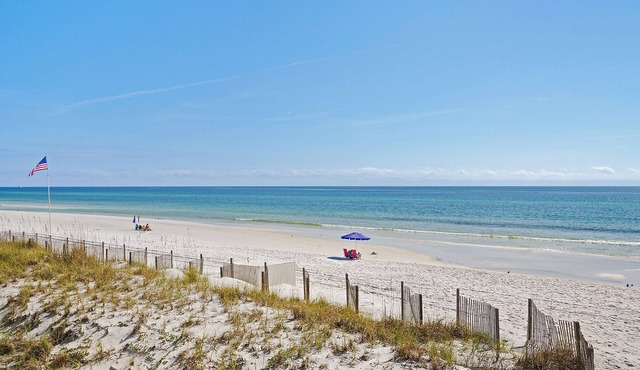 Grand Caribbean West - top floor unit! - Gulf Views! - Steps to Beach!