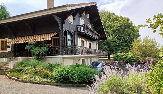 Grand Chalet 200 m2 with dormitory, children's playroom and view of Lake Geneva