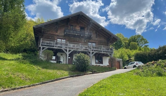 Grand Chalet Canadien en Rondin, Vosges du Nord, Pour 14 Couchage sur 220 M2