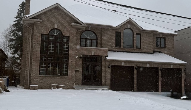 GRAND CLASSIC ESTATE IN AN ELITE NEIGHBOURHOOD