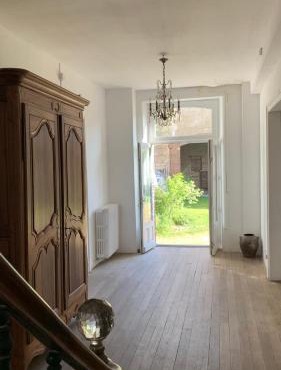 Grand corps de ferme à la rue Messire Etienne 89113 Neuilly Valravillon