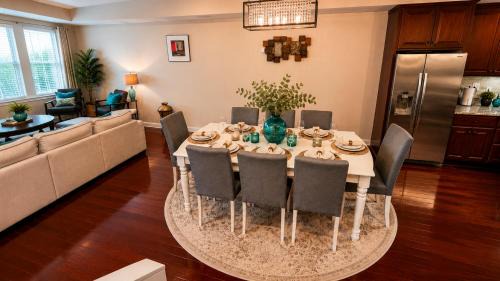 Grand DC Group Retreat Sleeps 22 Free Parking
