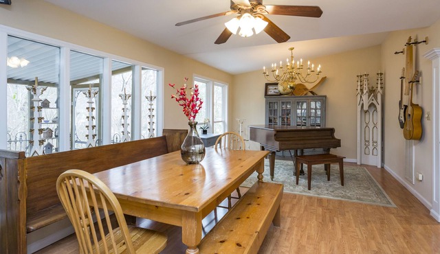 Grand Dream 4BR Home in Nashville w/ WiFi, AC, Parking, TV, Linens, Patio