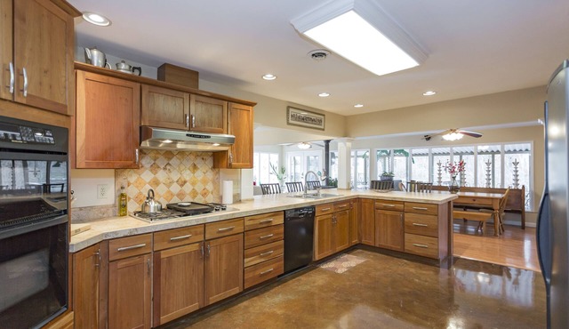 Grand Dream Vacation Home in Nashville 7+ beds!