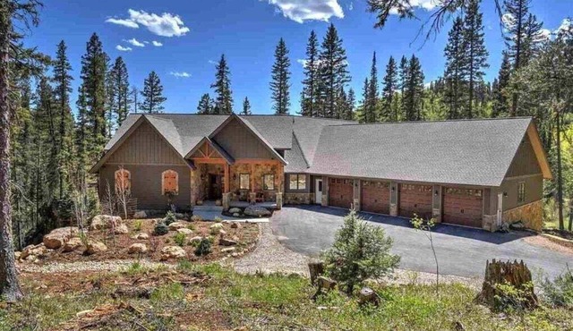 Grand Estate Close to Ski Resort with Hot Tub