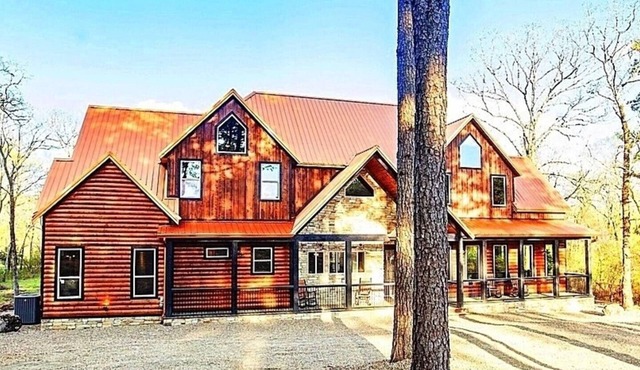 Grand Estate|sleeps 29|2 Hot Tubs|Playset|GameRoom