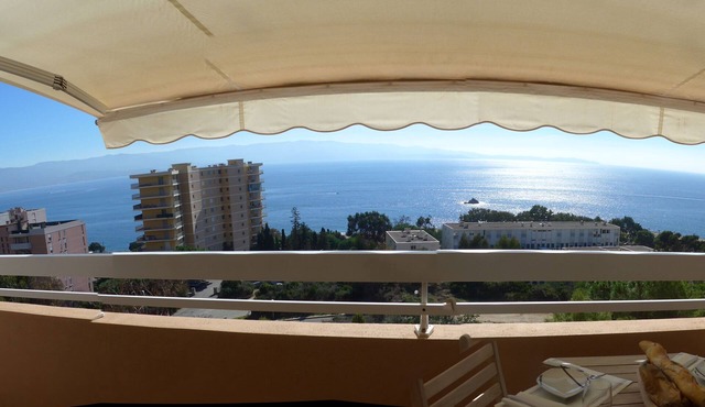 Grand F2 route des Sanguinaires large terrace with 180° sea view not overlooked