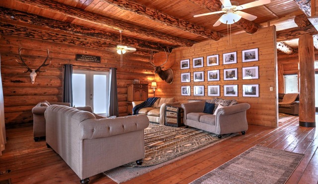 Grand Family Lodge Sleeps 30*Events allowed dry camping, youth groups, corporate