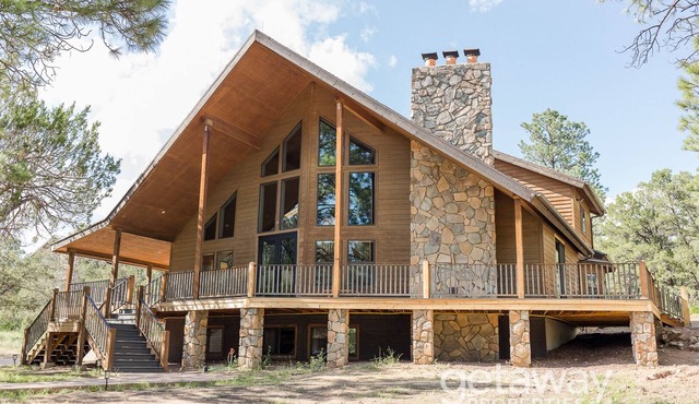 Grand Forest Lodge for 19 with Sauna