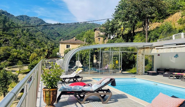Grand Gîte au Cœur du Parc National des Cévennes Piscine Couverte et Chauffée
