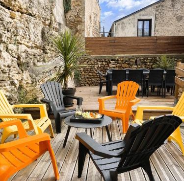 Grand Gîte Vivonne 8 personnes, Terrasse, Confort, babyfoot