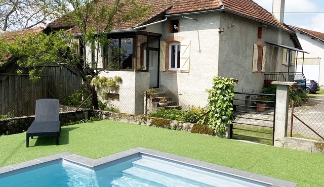 Grand Gîte de 9 Personnes Près de la Ville Médiévale de Figeac