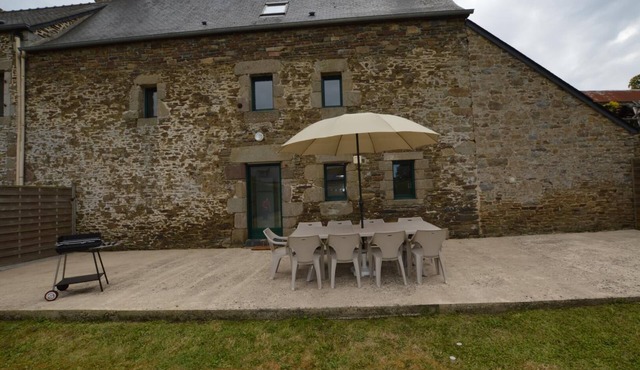 Grand Gîte en Campagne à 13.5 km de la Baie du Mont Saint-michel