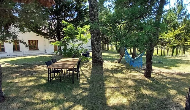 Grand gîte lumineux dans un joli parc arboré !
