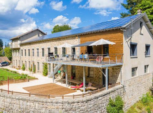 Grand gîte rénové, billard, baby-foot, vue sur rivière, terrasse, activités diverses - FR-1-582-76