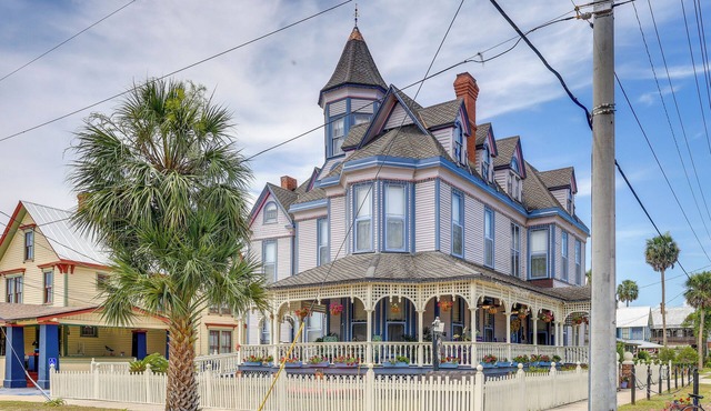 'Grand Gables' Home: 1 Block to St Johns River!