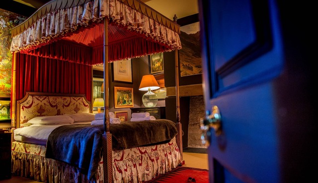 Grand Georgian House with Outdoor Heated Pool Centrally Located in Laugharne