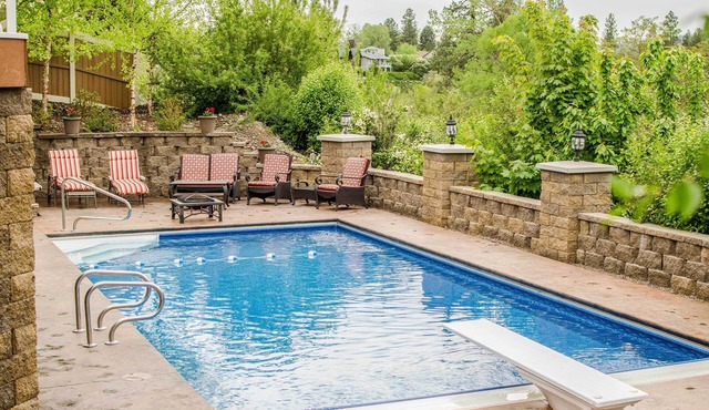 Grand Getaway w/Hot Tub in Spokane Valley!