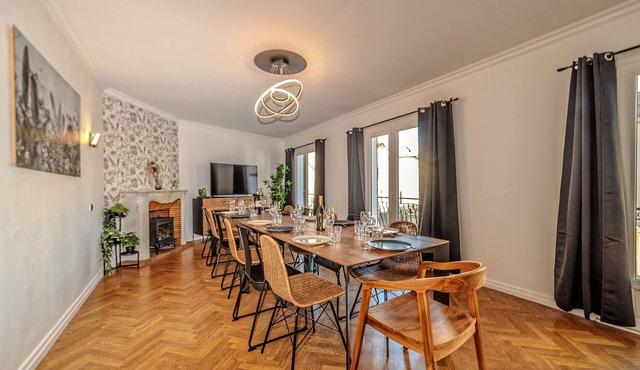 Grand Gite Proche Centre-ville Pour 24 Personnes