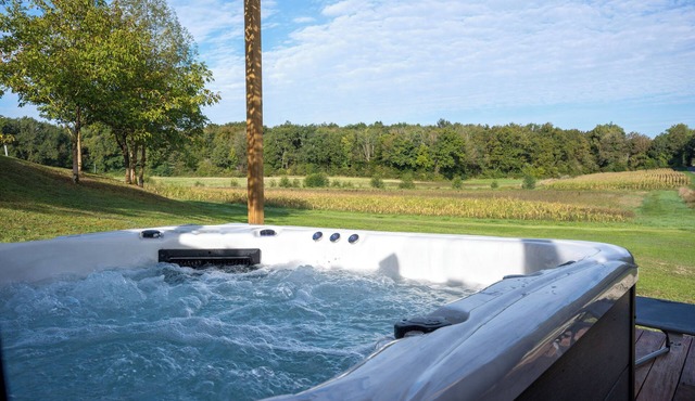 Grand Gîte, sleeps 11 at the gateway to Aubeterre