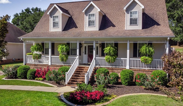 Grand Greenville Estate ~ walk to Furman & Swamp Rabbit Trail!