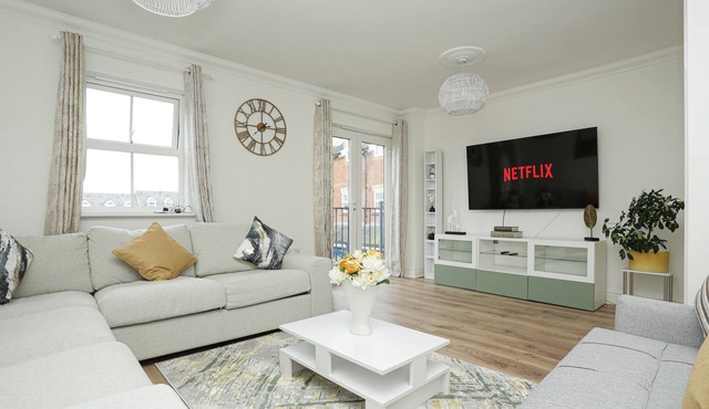 Grand Hideaway, Chartham, Canterbury, Free Parking for 2 cars