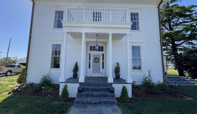 Grand Historic Home Minutes from UC Davis