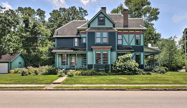 Grand Historic Home-4 Mi to WEC!