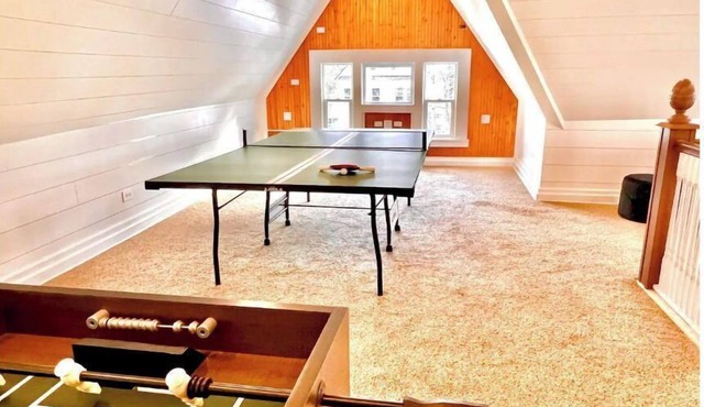 Grand Historic Victorian 4 Bd 4 Ba GameRoom-Arcade