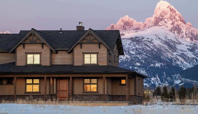 Grand Horizon Retreat - 7 Bdrm Luxury Home