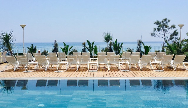 Grand Hotel Des Sablettes Plage, Curio Collection By Hilton