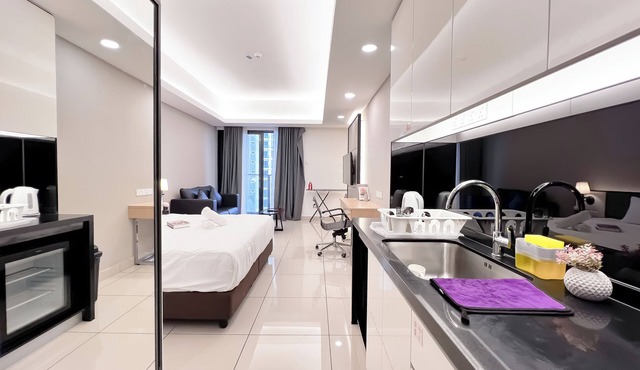 Grand Ion Delemen by Manhattan Group