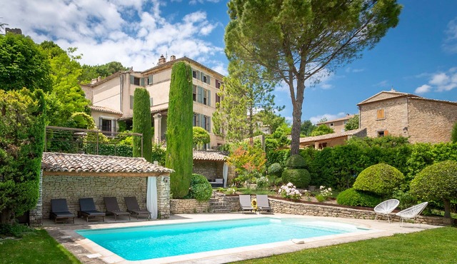 Grand Lacoste villa, 5 bedrooms/bathrooms, pool and views