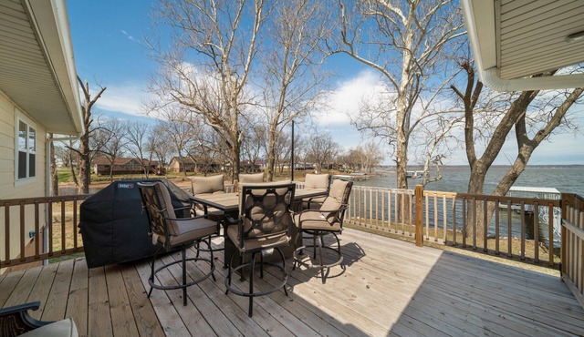 Grand Lake Waterfront home 5 minutes to the boat launch!