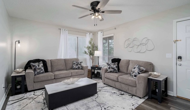 Grand Lakes Condo – Renovated 2BR/1.5BA Condo | Near UA