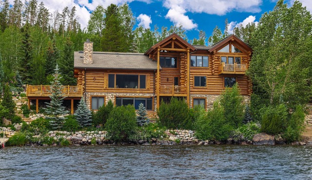 Grand Lincoln Log Cabin - Spectacular Luxury Lakefront Estate