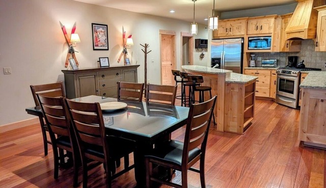 Grand Lodge 3 at the Official Collins Lake Resort