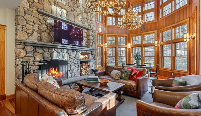 Grand Lodge at Loon Mountain 🏔️ | Movie Room 🎬, Game Room 🎮, Hot Tub ♨️ & Fire Pit 🔥