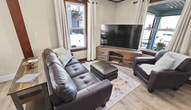 Grand Lodge Pet-Friendly Home w/Workspace