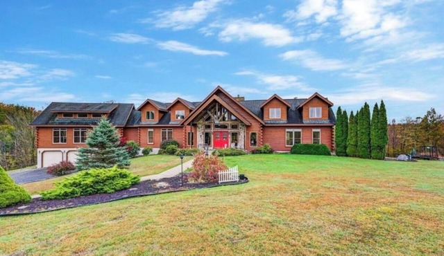 Grand Log Cabin Sleeps 16+ Game Room Elk MTN Outdoor Games Grand room
