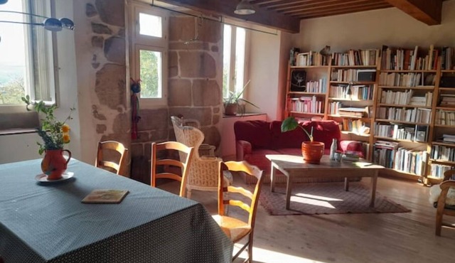 Grand Logement Chaleureux Dans Maison Ancienne