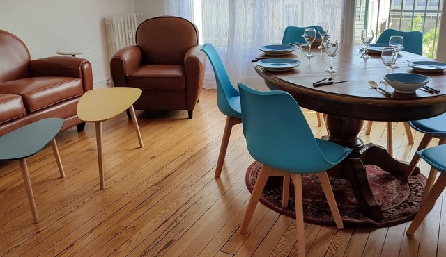 Grand Logement Rénové, 84 m2, 5 Personnes, à 100 m de la Gare et du Tramway