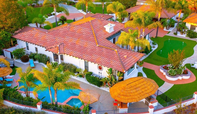 Grand Lux II - Luxury Resort Pool Villa - Close to Wineries, Beaches, Temecula