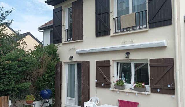 Grand Maison Neuve à la Campagne à 30 Minutes Seulement de Paris