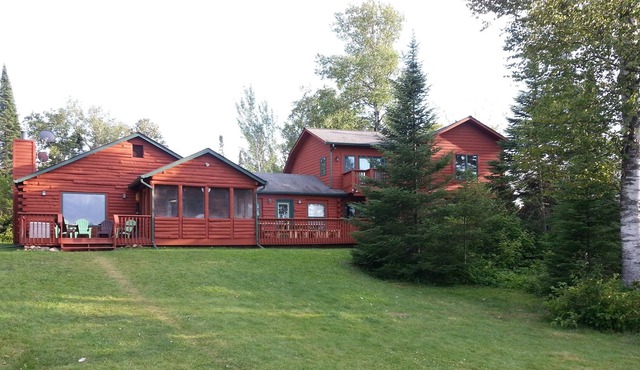 Grand Marais Deviltrack Lake Home!