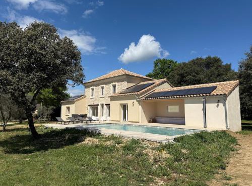 Grand Mas provençale rénové avec piscine