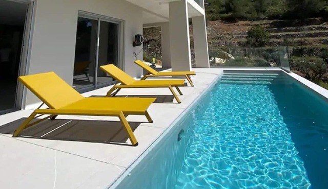 Grand Modern Villa with Private Outdoor Pool