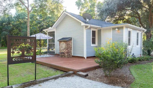 Grand Oaks Cottage: Ideal Location!